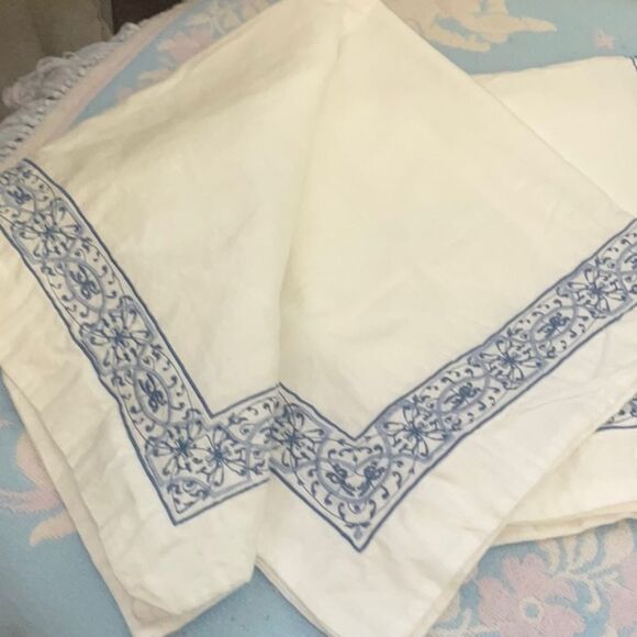 *LauraAshley* Set of 2 Linen Cotton Rayon Embroidered Euro Pillow Shams - Picture 5 of 5